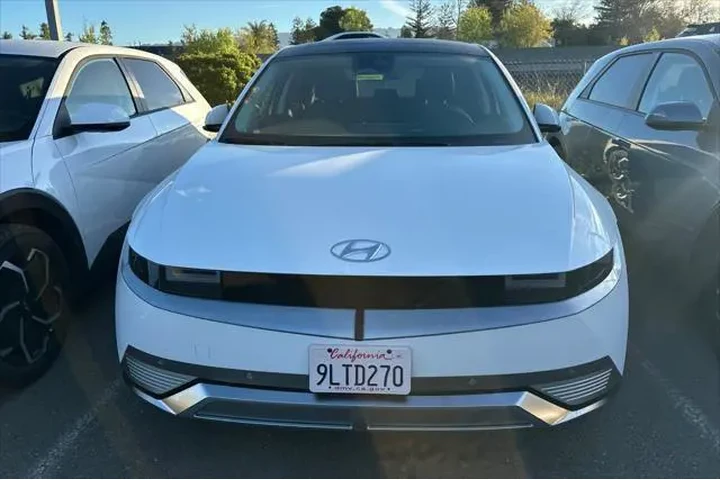 $31990 : Hyundai IONIQ 5 2024 Limited image 3