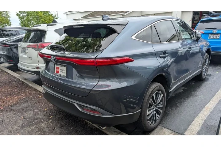 $31990 : 2023 Venza LE image 3