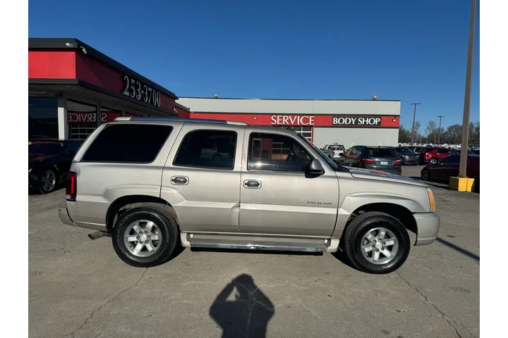 $3980 : 2005 Escalade 4dr AWD image 1