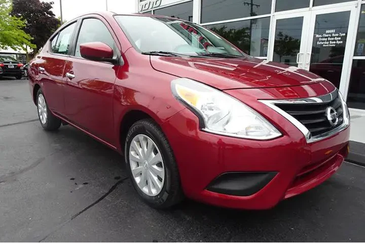 $8690 : 2018 Versa Sedan image 2
