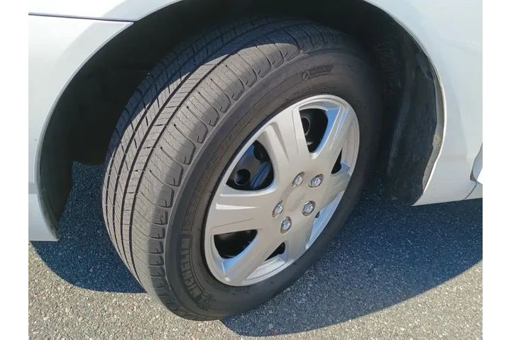 $5352 : Toyota Corolla 2006 CE 4dr S image 9