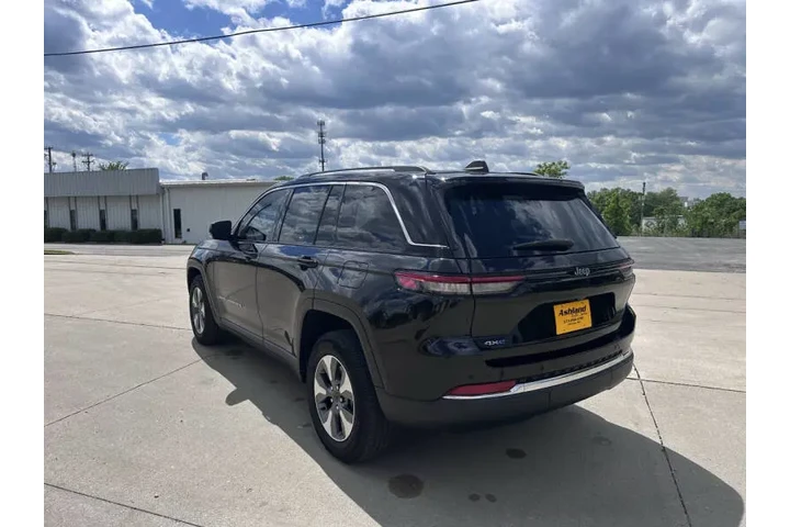 $29900 : 2022 Grand Cherokee 4xe image 4