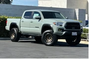 $36995 : Toyota Tacoma 2023 4x4 SR V6 thumbnail