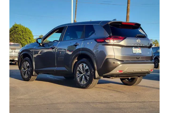 $22900 : Nissan Rogue 2023 SV 4dr Cro image 2
