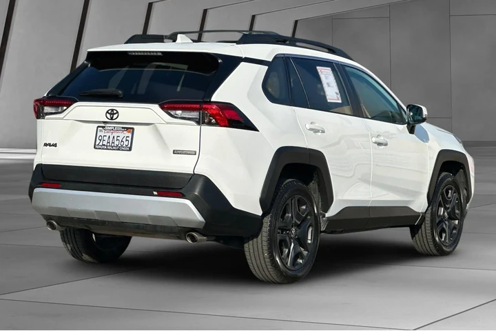 $28000 : Toyota RAV4 2022 AWD Adventu image 4