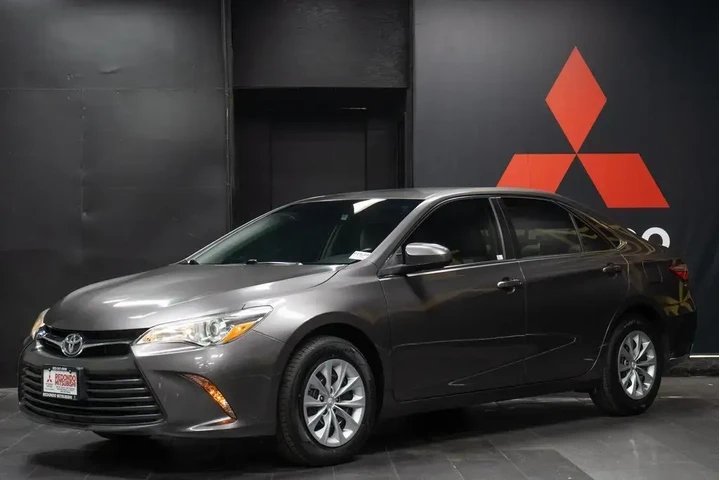 $17816 : Toyota Camry 2016 SE 4dr Sed image 1