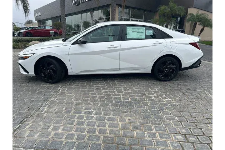 $27795 : Hyundai ELANTRA Hybrid 2026 image 6