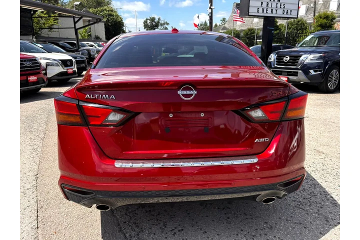 2023 Altima 2.5 SR AWD image 4