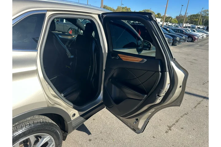 2015 MKC AWD 4dr image 10