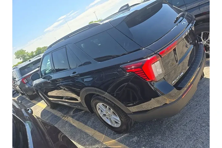 $31898 : Ford Explorer 2025 Active 4d image 6