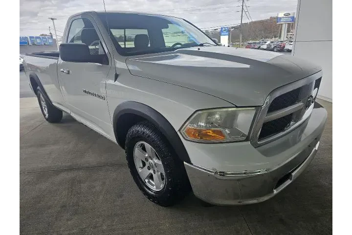 $6990 : Ram 1500 2012 4x2 SLT 2dr Re image 8