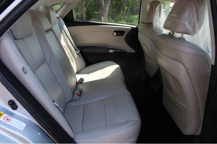 2015 Avalon Hybrid XLE Touring image 9