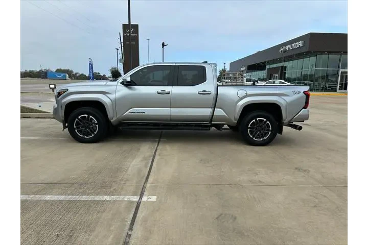 $35490 : Toyota Tacoma 2024 4x2 TRD S image 7