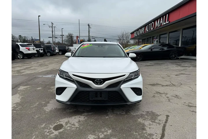 2020 Camry SE Auto (Natl) image 7