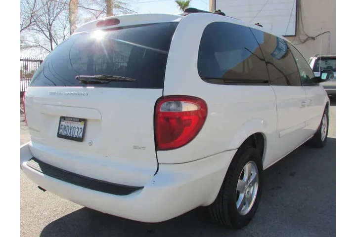 $6995 : 2005 Grand Caravan SXT image 4