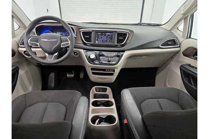 $21998 : Chrysler Voyager 2022 LX 4dr image 9