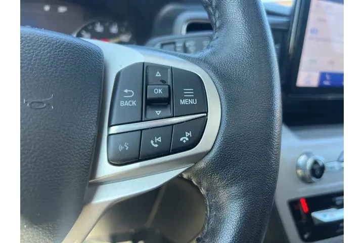 $31988 : Ford Explorer 2023 AWD XLT 4 image 8