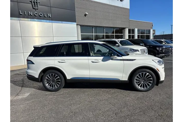 $36985 : Lincoln Aviator 2022 Reserve image 8