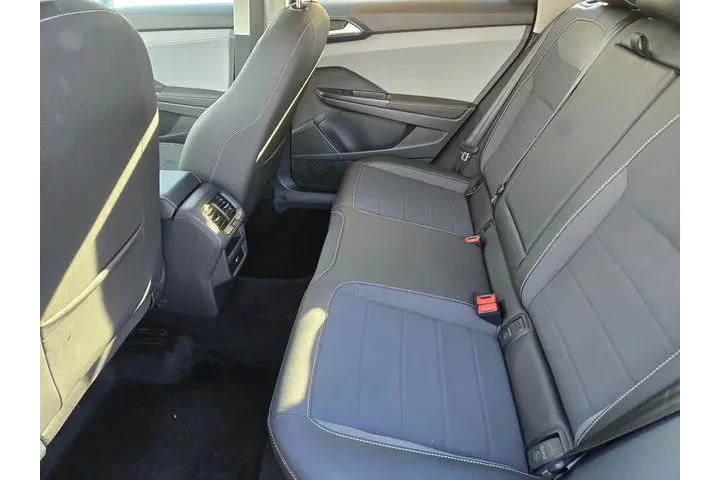 $21988 : Volkswagen Taos 2024 AWD SE image 8