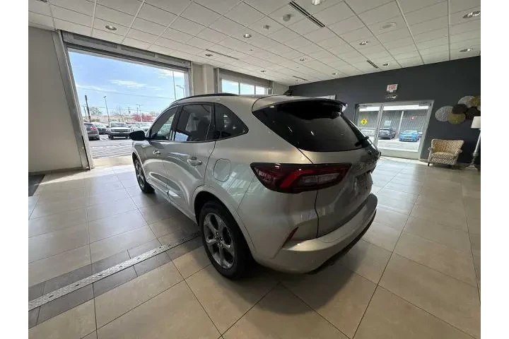 $27764 : Ford Escape 2024 AWD ST-Line image 5