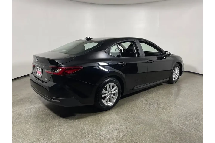 $28995 : Toyota Camry 2025 SE 4dr Sed image 3
