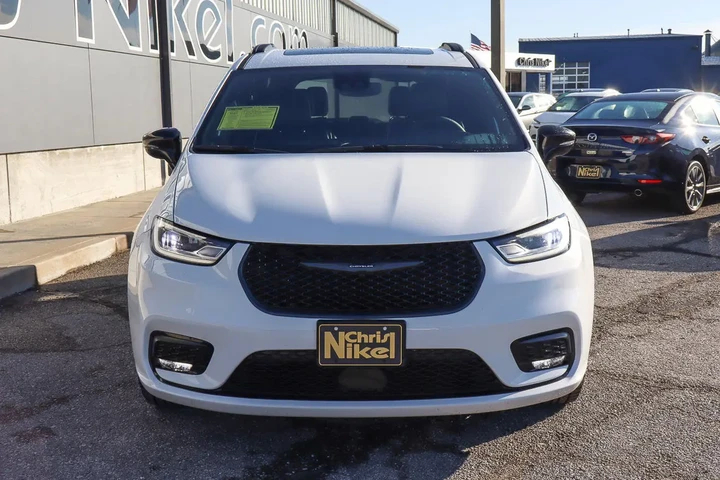 $34388 : 2025 Pacifica Limited FWD image 2