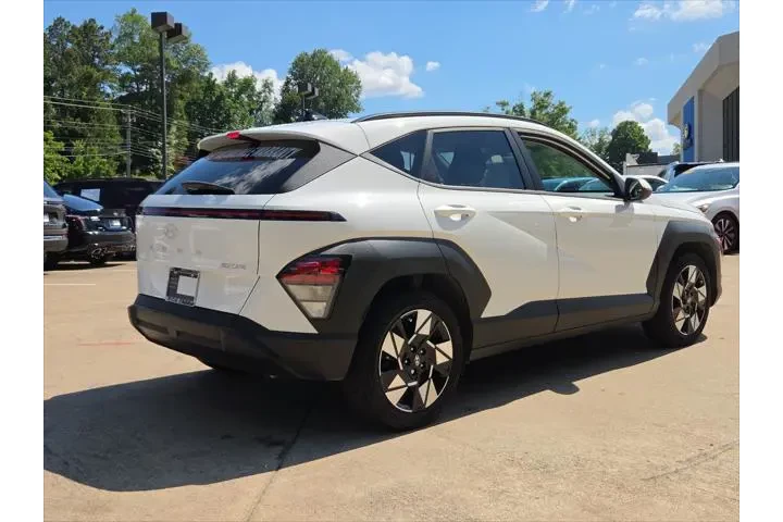$21993 : Hyundai KONA 2024 SEL 4dr Cr image 5