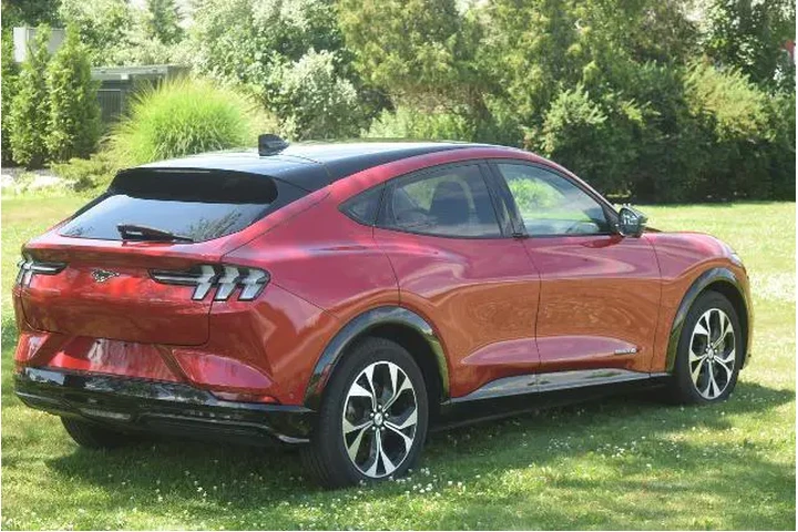 $29750 : Ford Mustang Mach-E 2023 AWD image 7