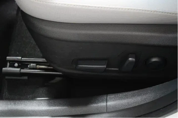 $21988 : Hyundai KONA 2023 SEL 4dr Cr image 7