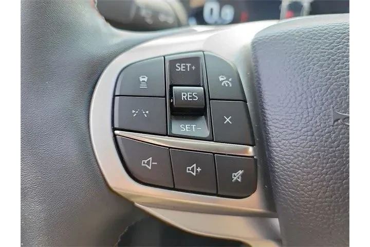 $39688 : Ford Explorer 2025 Active 4d image 5