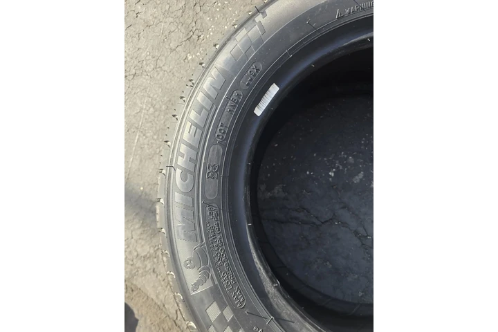 $160 : 195 60 R 14 MICHELIN image 1