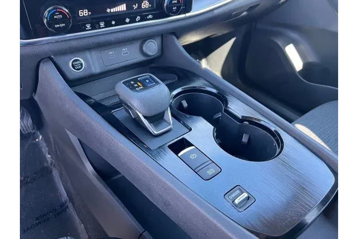 $15997 : Nissan Rogue 2021 SV 4dr Cro image 10