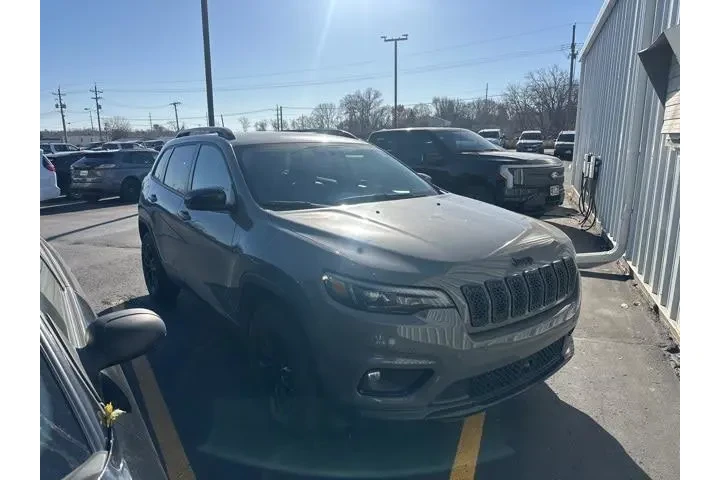 $21999 : Jeep Cherokee 2023 4x4 Altit image 1