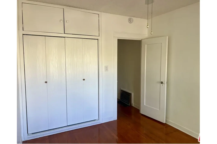 $1500 : AVAILABLE FOR RENT image 6