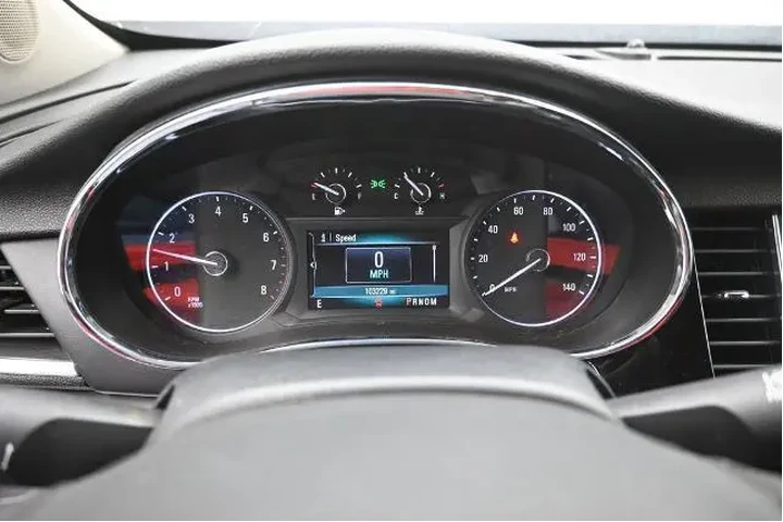 $9998 : Buick Encore 2017 Preferred image 4
