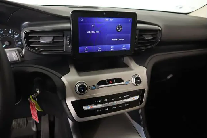 $18641 : Ford Explorer 2021 Base 4dr image 5