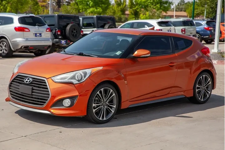 2016 Veloster Turbo image 9