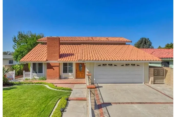 $2000 : West Covina, near schools. image 1