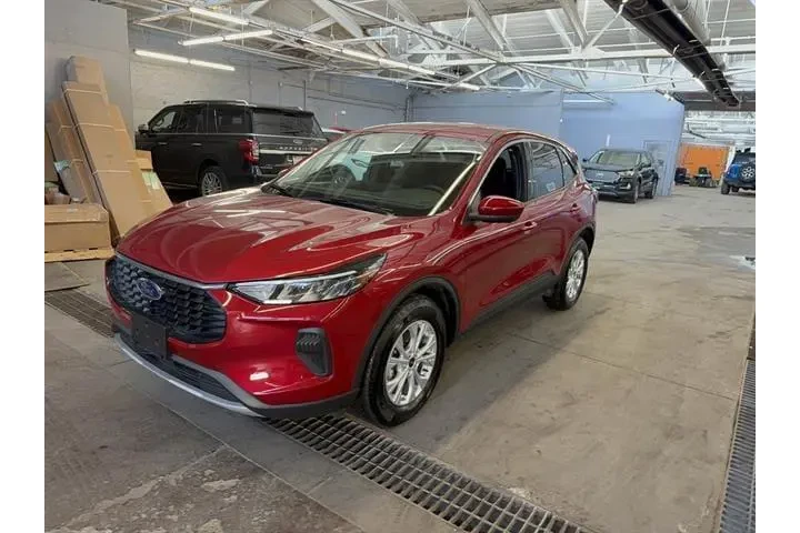 $28964 : Ford Escape 2023 AWD Active image 1