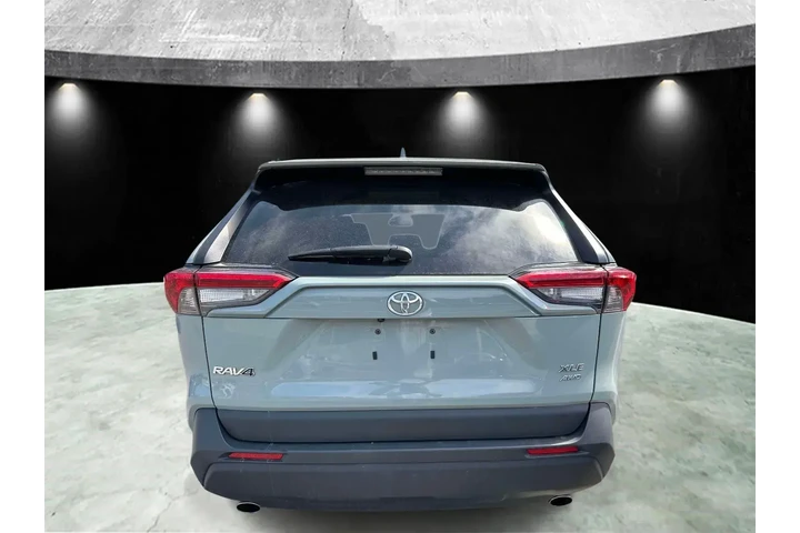 $24985 : Toyota RAV4 2023 AWD XLE 4dr image 2