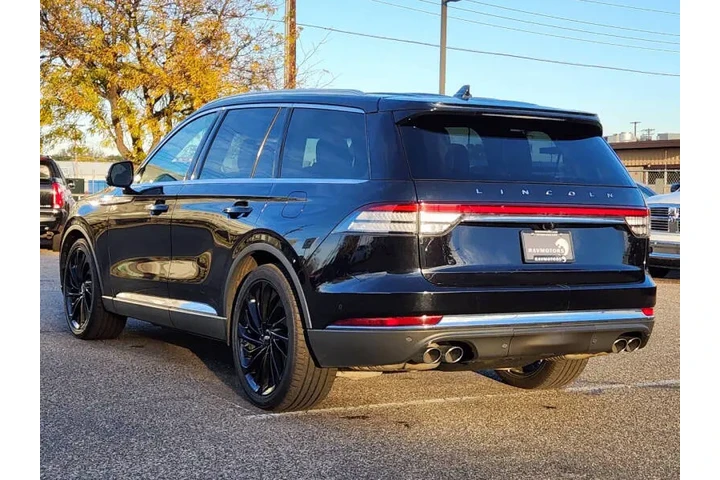 $30975 : 2020 Aviator Reserve image 10