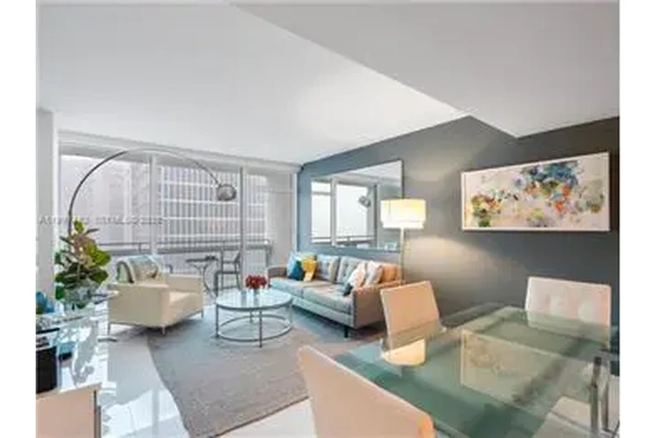 $6750 : Rental property with 1 bedro image 3