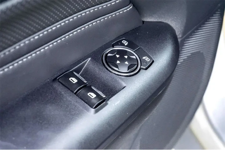 $28386 : Ford Mustang 2024 EcoBoost P image 10