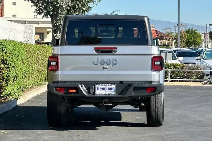 $28595 : Jeep Gladiator 2020 4x4 Over image 5