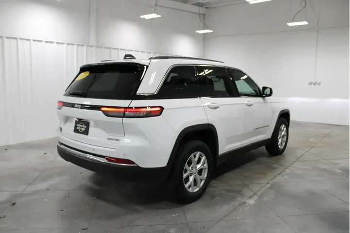 $26000 : Jeep Grand Cherokee 2023 4x2 image 9