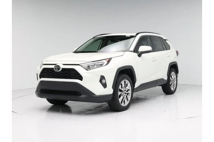 $27998 : Toyota RAV4 2021 XLE Premium image 4