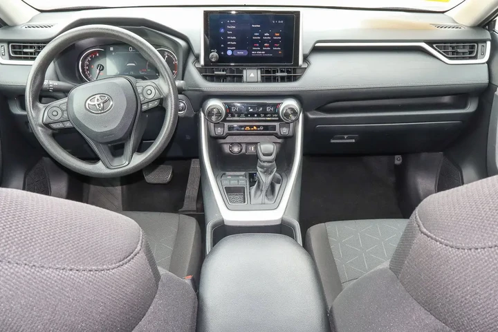 $25988 : 2024 RAV4 XLE FWD image 10