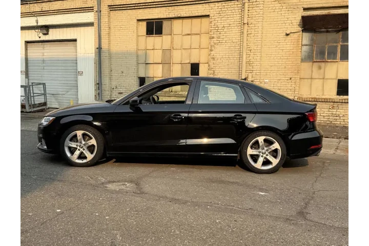 2017 A3 2.0T quattro Premium image 6