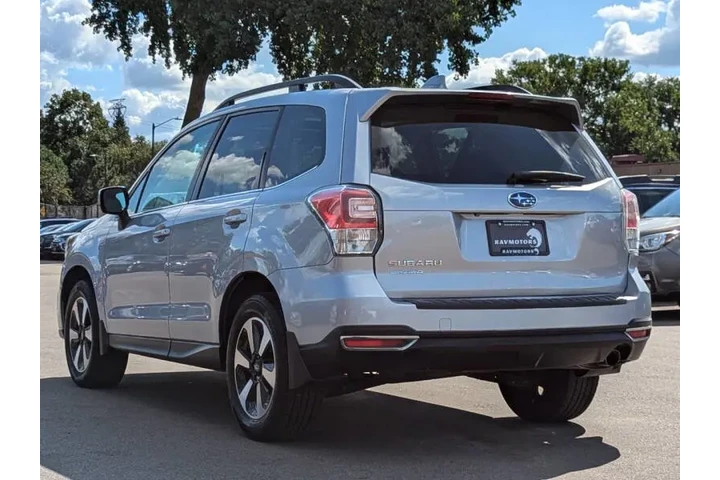 $12985 : 2017 Forester 2.5i Limited image 8