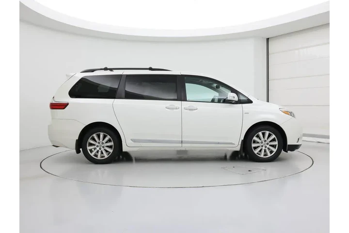 $26998 : Toyota Sienna 2017 AWD XLE 7 image 7